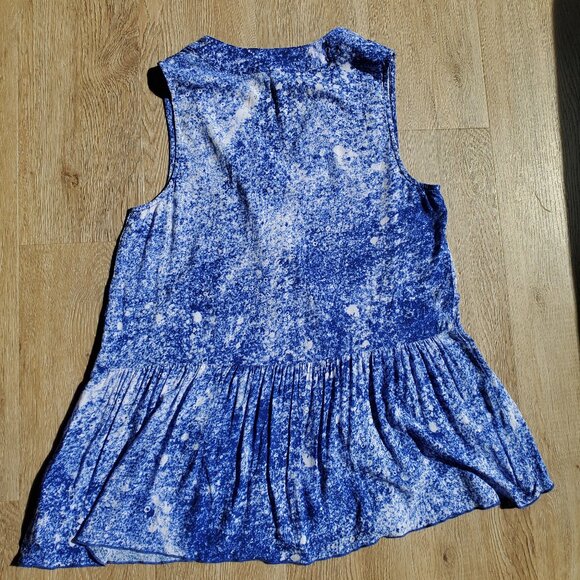 Kensie Sleeveless Bubble Print Blouse - Picture 7 of 7